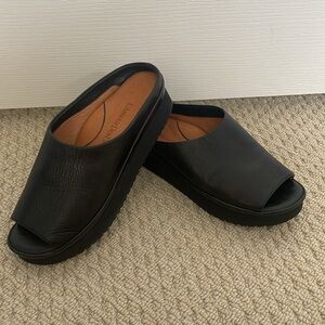 L'AmourDesPieds Dijone Black Slide Sandals size 7.5 Leather